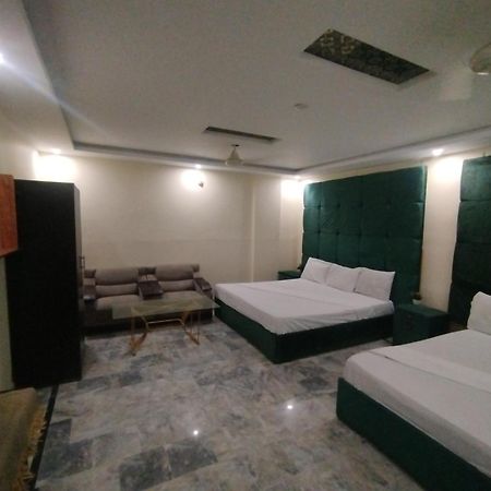 Hotel Crown Plaza, Near Karachi Airport, Darul Sehat Hospital, Dow, Agha Khan And Liaqat Hospital Bagian luar foto