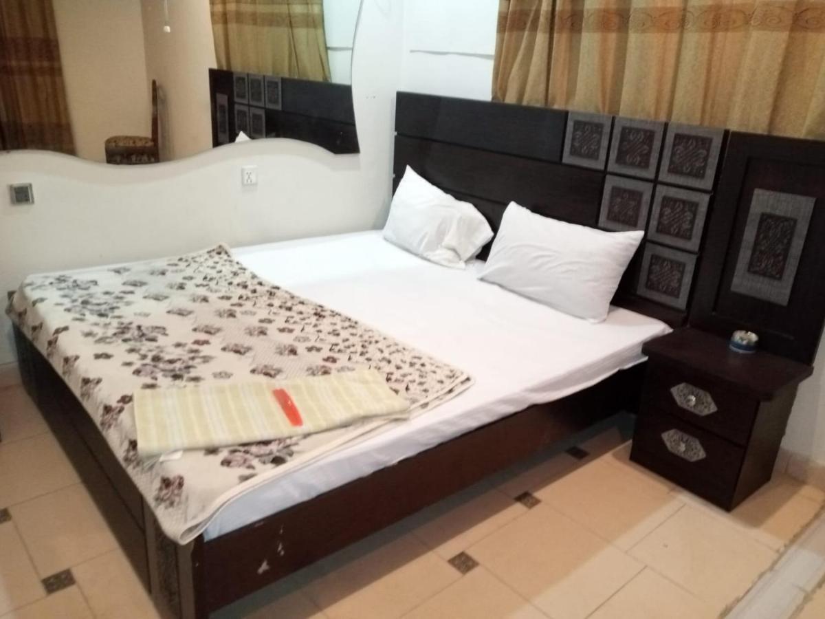 Hotel Crown Plaza, Near Karachi Airport, Darul Sehat Hospital, Dow, Agha Khan And Liaqat Hospital Bagian luar foto