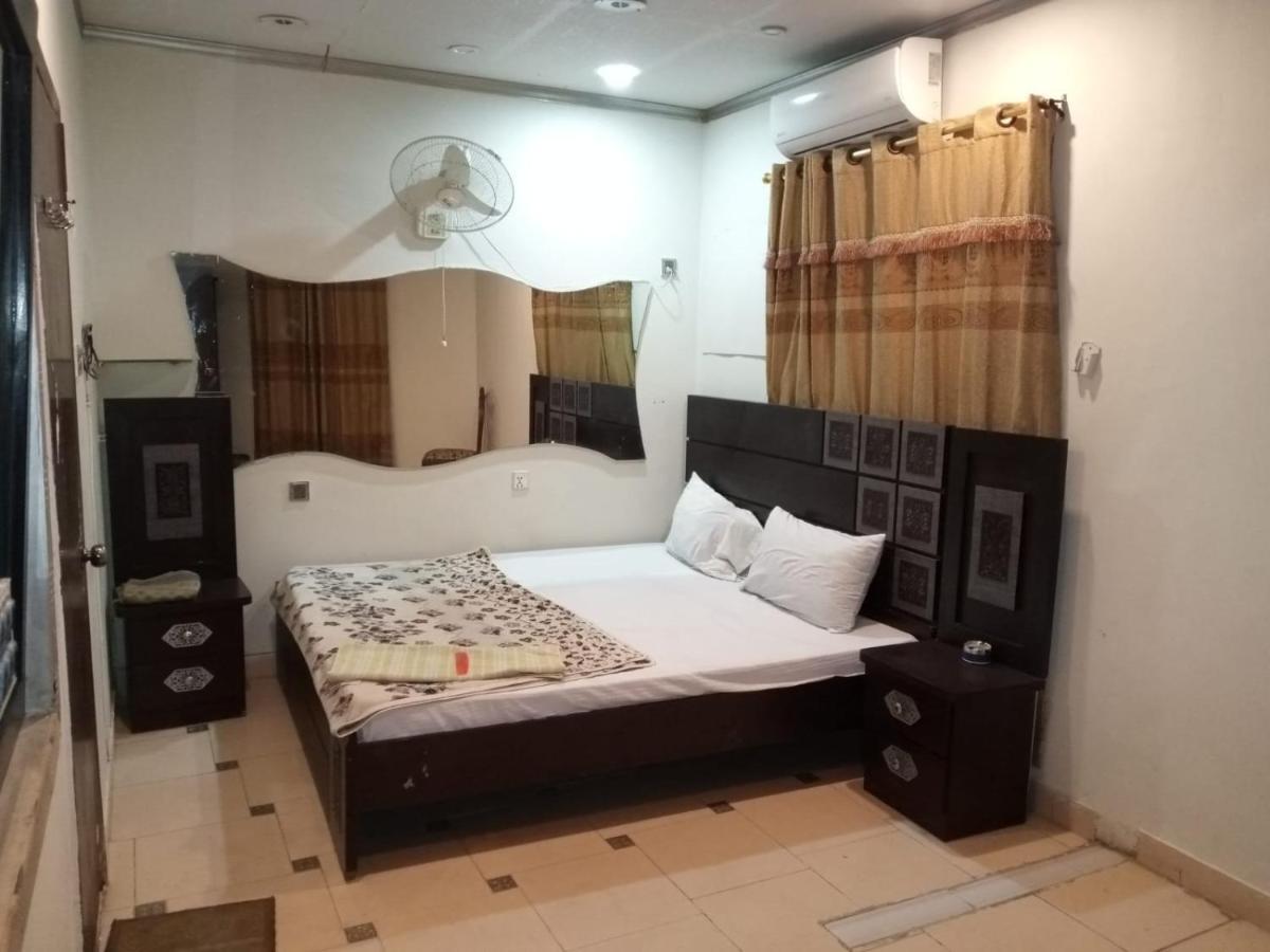 Hotel Crown Plaza, Near Karachi Airport, Darul Sehat Hospital, Dow, Agha Khan And Liaqat Hospital Bagian luar foto