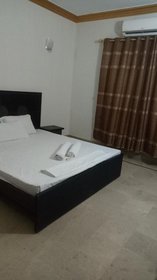 Hotel Crown Plaza, Near Karachi Airport, Darul Sehat Hospital, Dow, Agha Khan And Liaqat Hospital Bagian luar foto