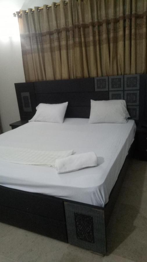 Hotel Crown Plaza, Near Karachi Airport, Darul Sehat Hospital, Dow, Agha Khan And Liaqat Hospital Bagian luar foto
