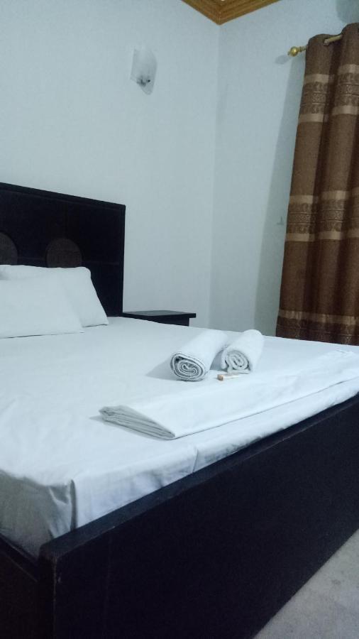 Hotel Crown Plaza, Near Karachi Airport, Darul Sehat Hospital, Dow, Agha Khan And Liaqat Hospital Bagian luar foto