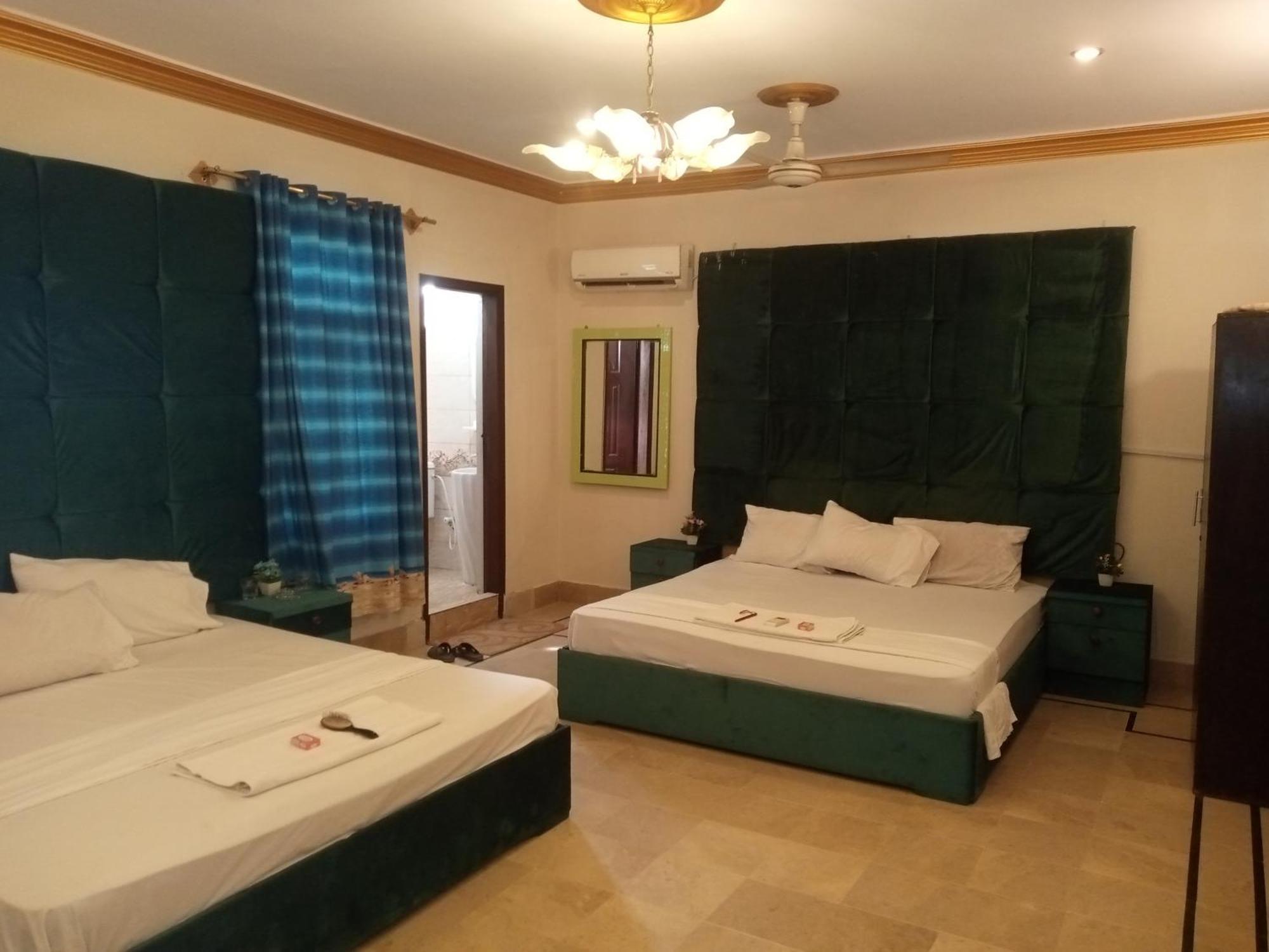 Hotel Crown Plaza, Near Karachi Airport, Darul Sehat Hospital, Dow, Agha Khan And Liaqat Hospital Bagian luar foto