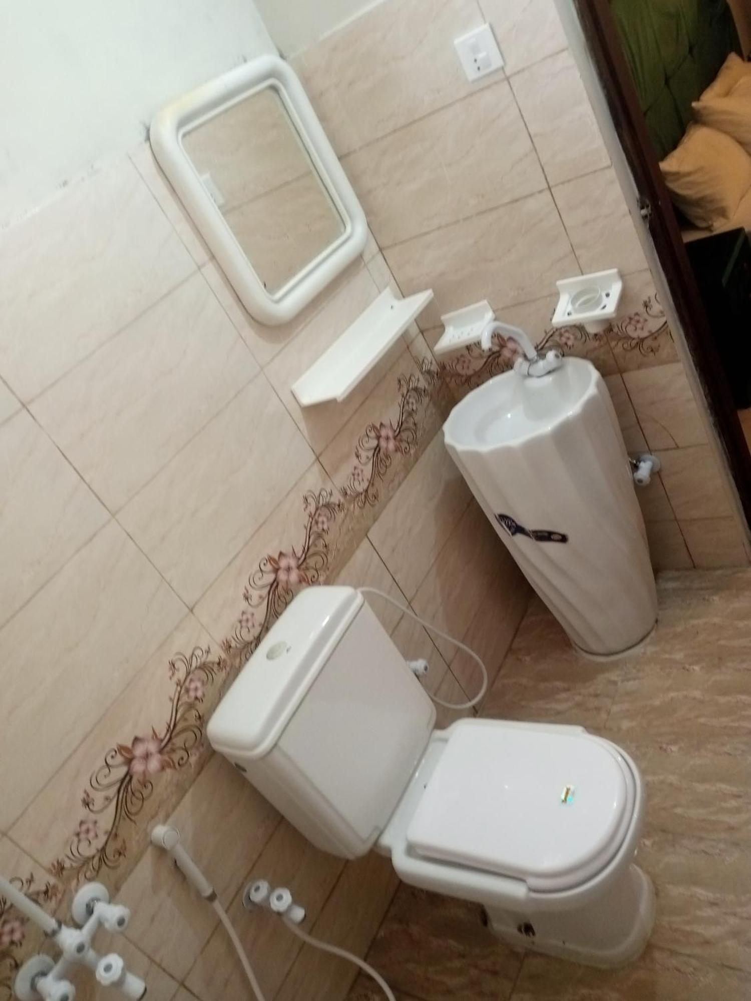 Hotel Crown Plaza, Near Karachi Airport, Darul Sehat Hospital, Dow, Agha Khan And Liaqat Hospital Bagian luar foto