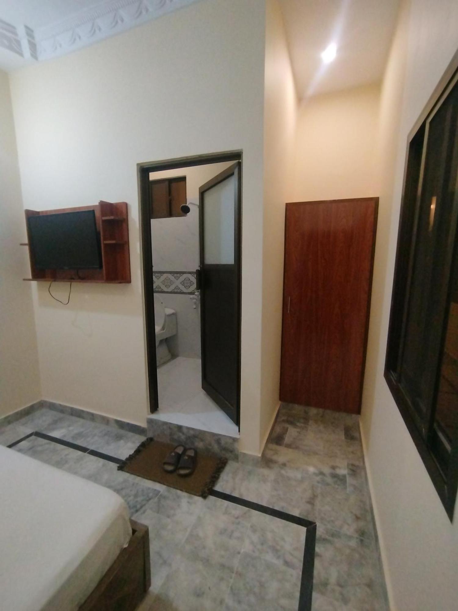 Hotel Crown Plaza, Near Karachi Airport, Darul Sehat Hospital, Dow, Agha Khan And Liaqat Hospital Bagian luar foto