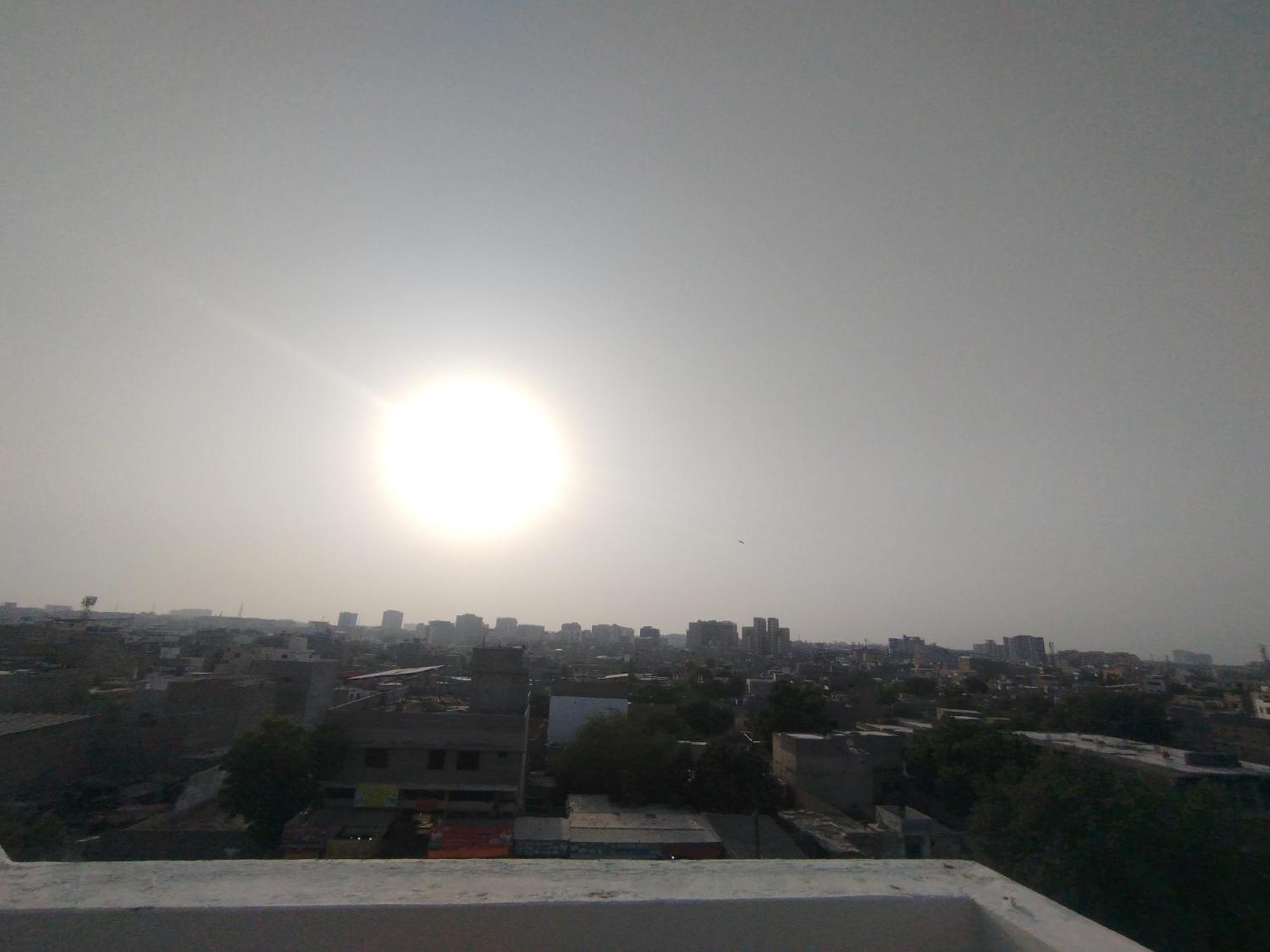 Hotel Crown Plaza, Near Karachi Airport, Darul Sehat Hospital, Dow, Agha Khan And Liaqat Hospital Bagian luar foto